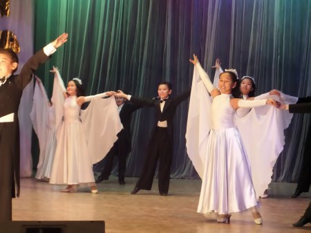 «Вифлеемская звезда» в Тувинской госфилармонии зажгла традицию светского празднования Рождества