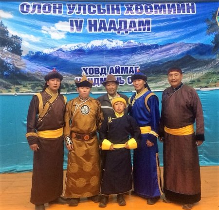 Тувинские хоомейжи стали триумфаторами Международного фестиваля по горловому пению в городе Ховд, Монголия