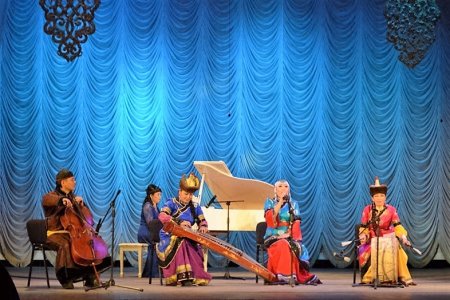 В Национальном театре состоялся творческий вечер композитора Чойганы Комбу-Самдан