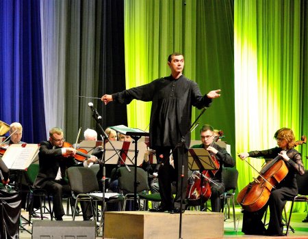Томский академический симфонический оркестр дал двухчасовой концерт в Кызыле