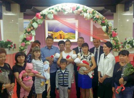 Многонациональный народ Тувы отметил День России