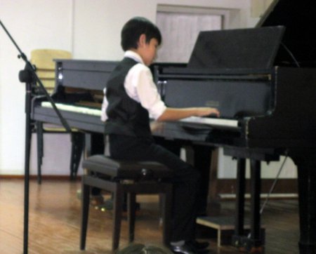 В Республиканской школе искусств учащиеся дали отчетный концерт по классу композиции