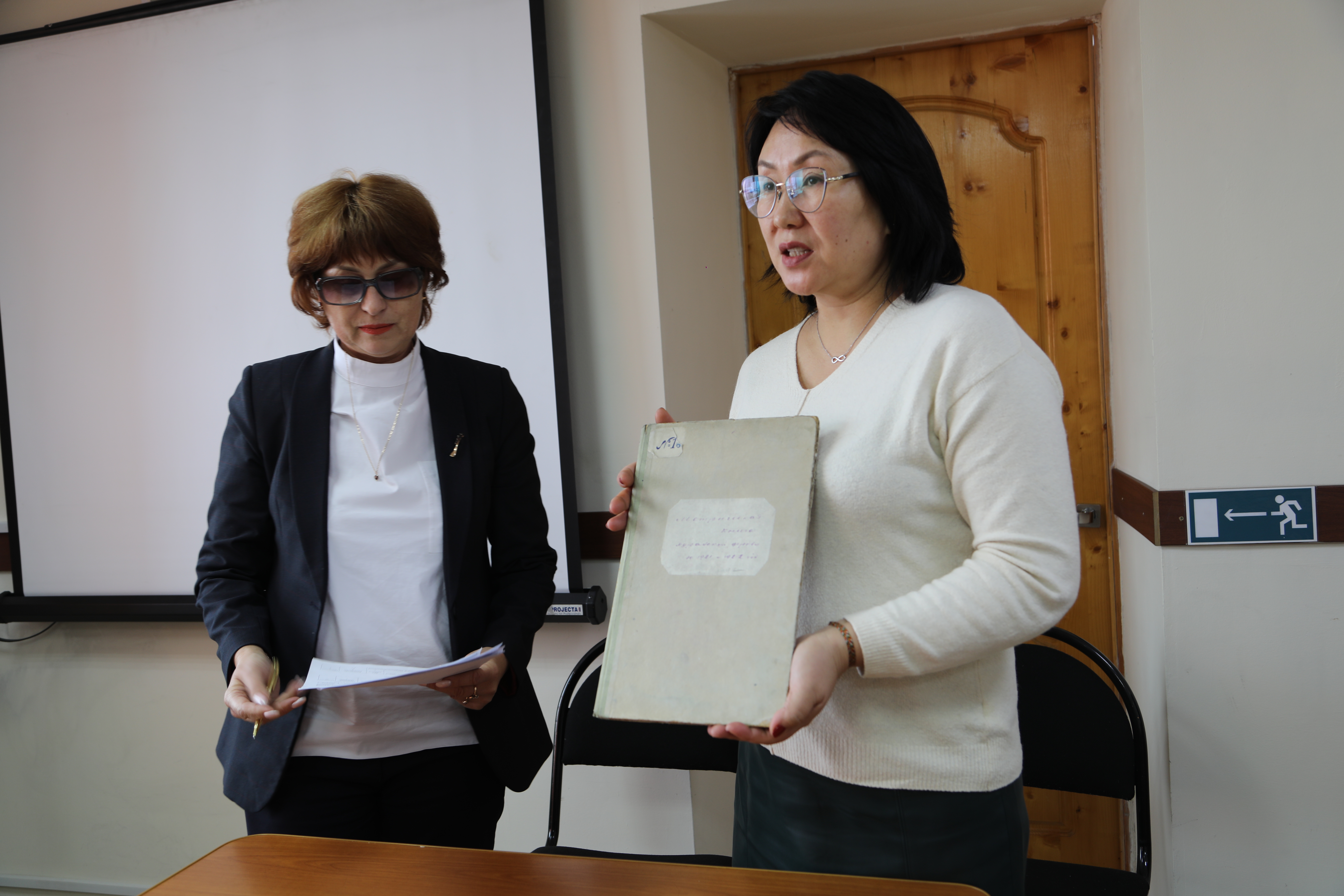Национальный архив Тувы принял на хранение метрическую книгу 1921 года