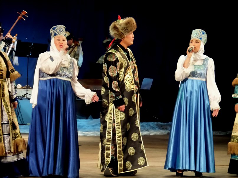 Ансамбль «Саяны» открыл 47-й концертный сезон программой «Золотые стрелы мечты», покорившей Урал и Сибирь