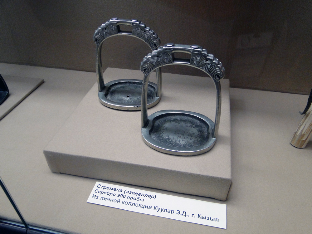 В Национальном музее Тувы работает выставка «Ювелирное искусство тувинцев. Серебро»