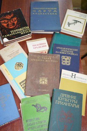 Туве подарили бесценную коллекцию книг ученого-этнографа Севастьяна Вайнштейна
