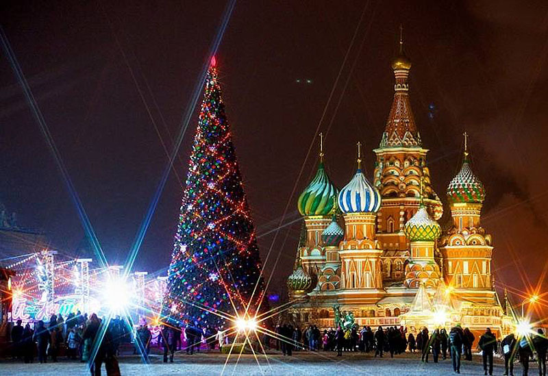 Информационный центр туризма предлагает новогодние туры в Москву, Санкт-Петербург и Казань