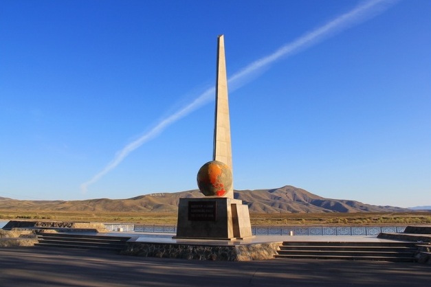 Главный памятник Тувы перенесут на новое место по решению общественности