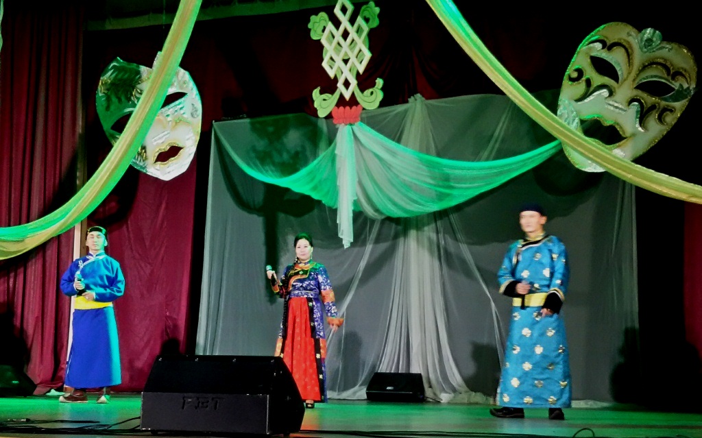 Сут-Хольский, Бай-Тайгинский и Улуг-Хемский кожууны с единой концертной программой гастролируют по республике